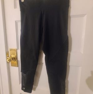 Victorias Secret Pink ultimate yoga pants capris